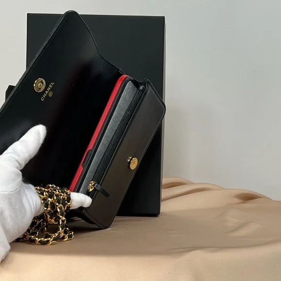 CHANEL Black Pocket Twins Clutch with Quilted CAVIAR and chain - Picture 9 of 16